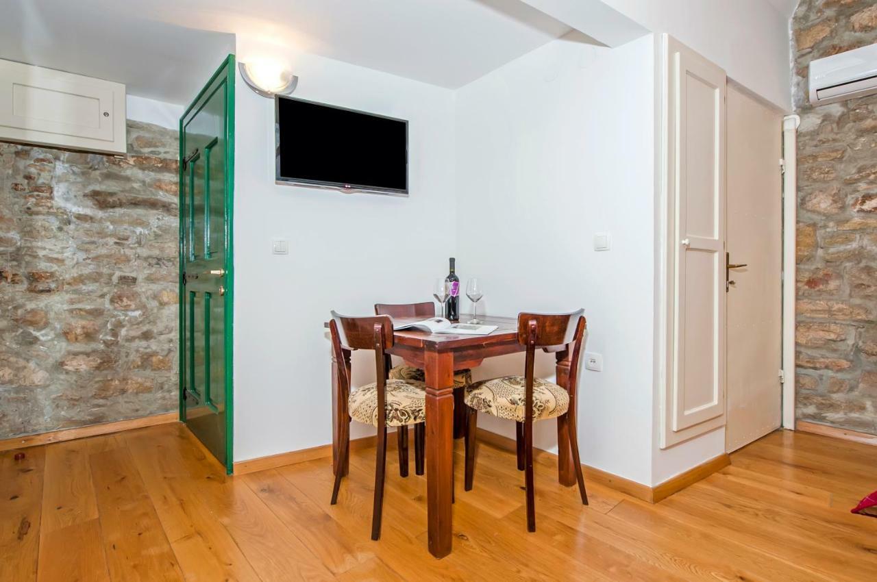 Studio Oscar IV With Terrace And Sea View Apartma