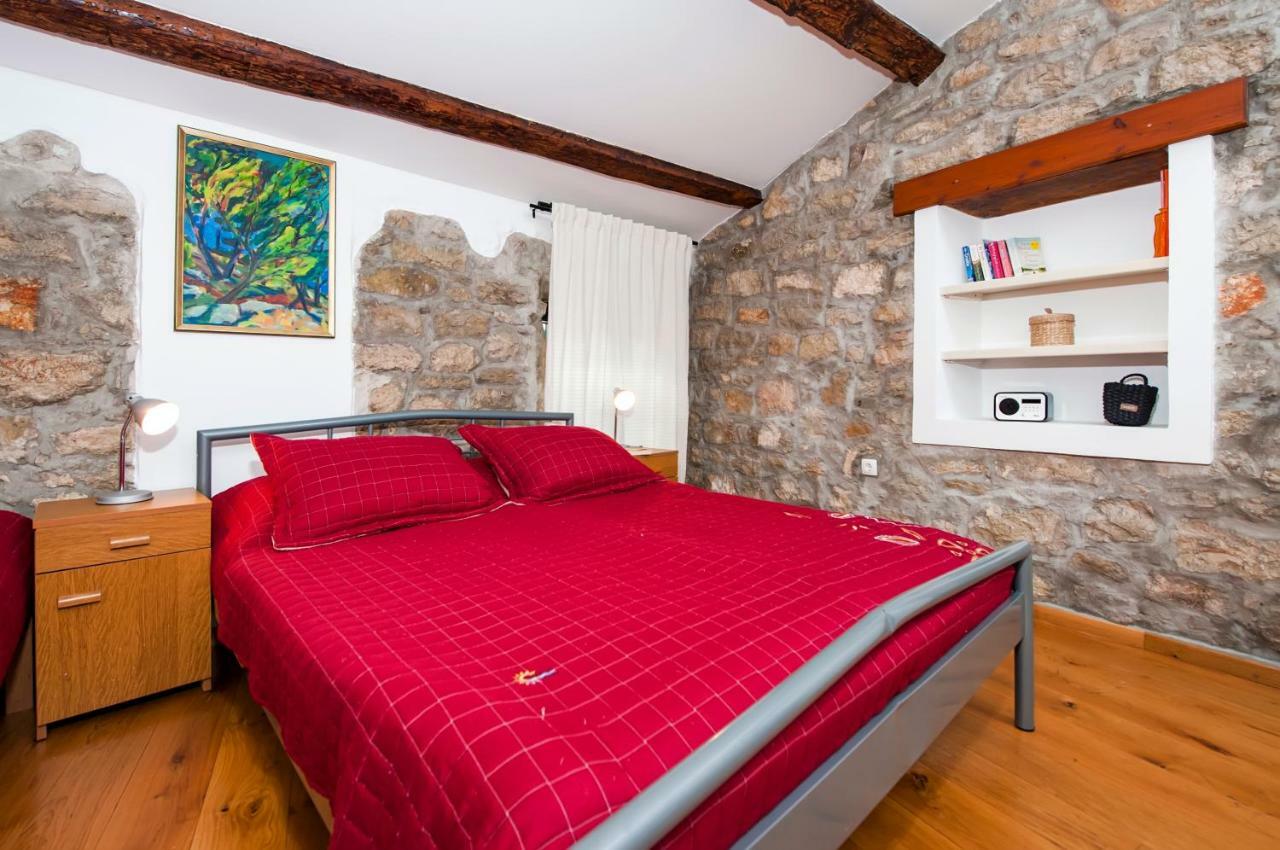 Studio Oscar IV With Terrace And Sea View Apartment