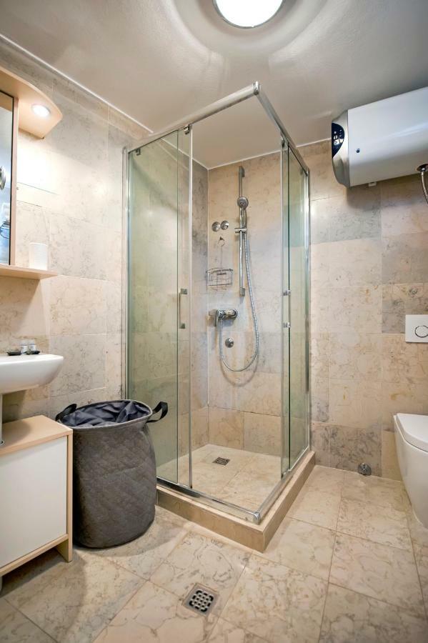 Studio Oscar IV With Terrace And Sea View Apartment