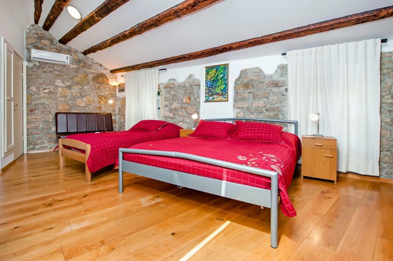 Oscar Iv With Terrace And Sea View * Rovinj